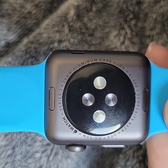 Apple series 3 38mm smartwatch - Picture 3 of 5